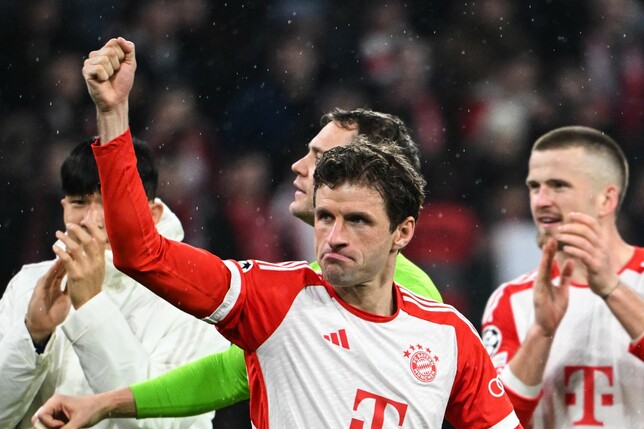 Der FC Bayern München um Führungsspieler Thomas Müller (M.) erreichte das Viertelfinale der Champions League.