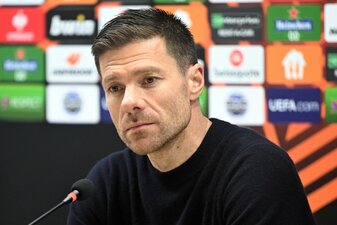 Alonsos Selbstkritik überrascht: Er hat in dieser Saison schon oft riskante Aufstellungen gewählt - und lag damit bis dato immer richtig. Alonsos Selbstkritik überrascht: Er hat in dieser Saison schon oft riskante Aufstellungen gewählt - und lag damit bis dato immer richtig.