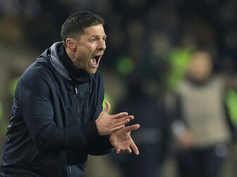 Nach Reisestress: Alonso fordert für Sonntag "ganze Kerle" Nach Reisestress: Alonso fordert für Sonntag "ganze Kerle"