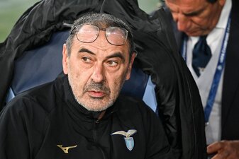 Der bisherige Trainer des italienischen Fußball-Erstligisten Lazio Rom Maurizio Sarri verkündete seinen Abschied. Der bisherige Trainer des italienischen Fußball-Erstligisten Lazio Rom Maurizio Sarri verkündete seinen Abschied.