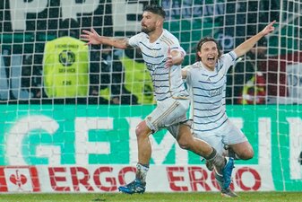 Saarbrücken stehe nun mit einem Bein in Berlin, sagt Kai Brünker (l) nach dem Pokal-Coup. Saarbrücken stehe nun mit einem Bein in Berlin, sagt Kai Brünker (l) nach dem Pokal-Coup.