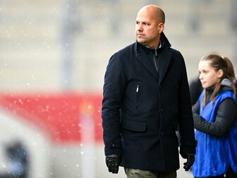 Leverkusen und Frauen-Trainer de Pauw trennen sich im Sommer Leverkusen und Frauen-Trainer de Pauw trennen sich im Sommer