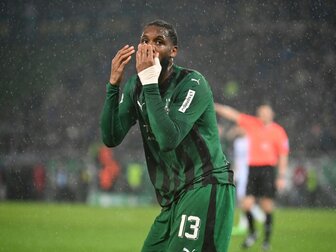 Nach Pokalaus: Gladbach-Profi Jordan rassistisch beleidigt Nach Pokalaus: Gladbach-Profi Jordan rassistisch beleidigt