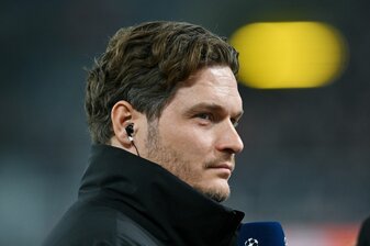 Im engen Austausch mit Bundestrainer Nagelsmann: Edin Terzic. Im engen Austausch mit Bundestrainer Nagelsmann: Edin Terzic.