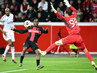 Schick der Retter: Bayer kämpft sich ins Viertelfinale Schick der Retter: Bayer kämpft sich ins Viertelfinale