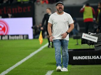 Fünf Kandidaten, ein Ziel: Schneckenrennen um Relegation Fünf Kandidaten, ein Ziel: Schneckenrennen um Relegation