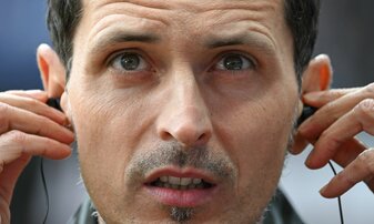 Frankfurts Cheftrainer Dino Toppmöller kann die Entscheidung von Bundestrainer Julian Nagelsmann nicht nachvollziehen. Frankfurts Cheftrainer Dino Toppmöller kann die Entscheidung von Bundestrainer Julian Nagelsmann nicht nachvollziehen.