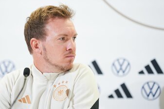 Bundestrainer Julian Nagelsmann stellt sich in einer Pressekonferenz den Fragen der Journalisten. Bundestrainer Julian Nagelsmann stellt sich in einer Pressekonferenz den Fragen der Journalisten.