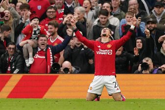 Nach einem 4:3-Sieg nach Verlängerung steht Manchester United im FA-Cup-Halbfinale. Nach einem 4:3-Sieg nach Verlängerung steht Manchester United im FA-Cup-Halbfinale.