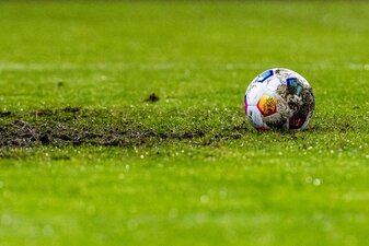In der Türkei ist es zu Gewalt-Szenen nach einem Fußballspiel gekommen. In der Türkei ist es zu Gewalt-Szenen nach einem Fußballspiel gekommen.