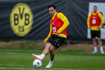 Der Vertrag von Mats Hummels beim BVB läuft im Sommer aus. Der Vertrag von Mats Hummels beim BVB läuft im Sommer aus.
