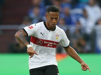 Sieht in Julian Schuster einen geeigneten Streich-Nachfolger: Dennis Aogo. Sieht in Julian Schuster einen geeigneten Streich-Nachfolger: Dennis Aogo.