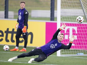 Verletzung: Neuer verpasst Länderspiele Verletzung: Neuer verpasst Länderspiele