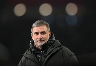 Stefan Kuntz, damaliger Trainer der türkischen Fußball-Nationalmannschaft, sieht den DFB im Werben um Talente mit ausländischen Wurzeln wegen der hohen Hürden auf dem Weg ins A-Nationalteam im Nac Stefan Kuntz, damaliger Trainer der türkischen Fußball-Nationalmannschaft, sieht den DFB im Werben um Talente mit ausländischen Wurzeln wegen der hohen Hürden auf dem Weg ins A-Nationalteam im Nac