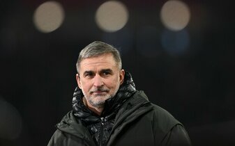 Stefan Kuntz, damaliger Trainer der türkischen Fußball-Nationalmannschaft, sieht den DFB im Werben um Talente mit ausländischen Wurzeln wegen der hohen Hürden auf dem Weg ins A-Nationalteam im Nac Stefan Kuntz, damaliger Trainer der türkischen Fußball-Nationalmannschaft, sieht den DFB im Werben um Talente mit ausländischen Wurzeln wegen der hohen Hürden auf dem Weg ins A-Nationalteam im Nac