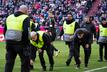 Der FC Bayern wurde wegen der Fanproteste zu einer Geldstrafe verurteilt.