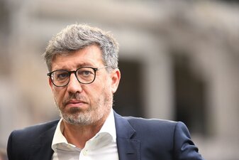 Die Stuttgarter Fanszene fordert den Rücktritt des VfB-Präsidenten Claus Vogt. Die Stuttgarter Fanszene fordert den Rücktritt des VfB-Präsidenten Claus Vogt.