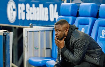 Schalkes Leiter der Lizenzspielerabteilung, Gerald Asamoah, wird den Verein im Sommer verlassen. Schalkes Leiter der Lizenzspielerabteilung, Gerald Asamoah, wird den Verein im Sommer verlassen.