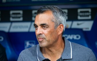 Robin Dutt hält Ex-Profi Julian Schuster als neuen Freiburg-Trainer für die richtige Wahl. Robin Dutt hält Ex-Profi Julian Schuster als neuen Freiburg-Trainer für die richtige Wahl.