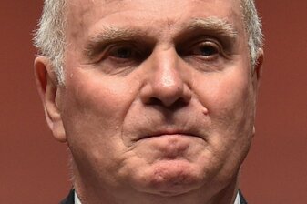 Hoeneß: Verpflichtung von Alonso "wahrscheinlich unmöglich"