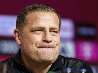 Eberl kontert Davies-Berater: "Irgendein Stein muss fallen" Eberl kontert Davies-Berater: "Irgendein Stein muss fallen"