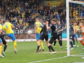 Braunschweig verlässt die Abstiegsränge Braunschweig verlässt die Abstiegsränge