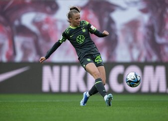 Vivien Endemann traf beim deutlichen Wolfsburger Sieg gegen Essen drei Mal. Vivien Endemann traf beim deutlichen Wolfsburger Sieg gegen Essen drei Mal.