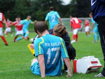 Regionalliga: Das Spiel in Ahlen wurde abgebrochen (Quelle: SID-IMAGES/FIRO) Regionalliga: Das Spiel in Ahlen wurde abgebrochen (Quelle: SID-IMAGES/FIRO)