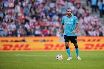 Jonathan Tahs Vertrag ist noch bis zum Ende der nächsten Spielzeit gültig. Jonathan Tahs Vertrag ist noch bis zum Ende der nächsten Spielzeit gültig.