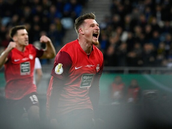 "Einige gut am Glas": Lautern in Partylaune