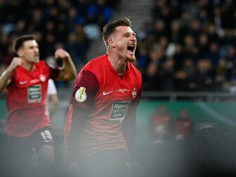 "Einige gut am Glas": Lautern in Partylaune "Einige gut am Glas": Lautern in Partylaune