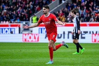 Eren Dinkci ist derzeit noch an den 1. FC Heidenheim ausgeliehen. Eren Dinkci ist derzeit noch an den 1. FC Heidenheim ausgeliehen.