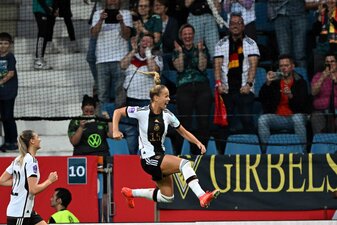 Giulia Gwinn wird die DFB-Elf gegen Österreich als Kapitänin anführen. Giulia Gwinn wird die DFB-Elf gegen Österreich als Kapitänin anführen.