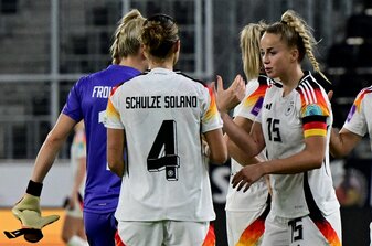 Bibiane Schulze Solano mit der neugestalteten Rückennummer 4. Bibiane Schulze Solano mit der neugestalteten Rückennummer 4.