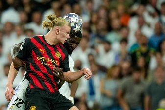 Erling Haaland (vorne) im Zweikampf mit Antonio Rüdiger. An diesem Dienstag treffen beide wieder aufeinander. Erling Haaland (vorne) im Zweikampf mit Antonio Rüdiger. An diesem Dienstag treffen beide wieder aufeinander.