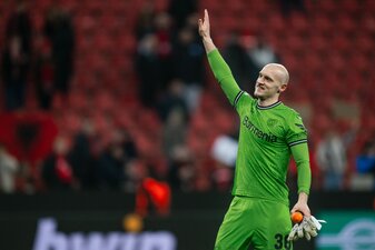 Niklas Lomb verlängerte seinen Vertrag in Leverkusen bis 2027.