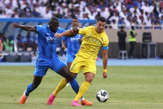 Fußball: Ronaldo hat im Halbfinale des Saudi Super Cups die Rote Karte gesehen und mit seiner Reaktion darauf für Empörung gesorgt. Fußball: Ronaldo hat im Halbfinale des Saudi Super Cups die Rote Karte gesehen und mit seiner Reaktion darauf für Empörung gesorgt.