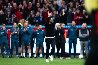 Fußball: Das Fan-Bündnis «Unsere Kurve» reagiert zurückhaltend auf die Aussicht, dass der FC Bayern München in dieser Saison nach elf aufeinanderfolgenden Titelgewinnen von Bayer Leverkusen abge Fußball: Das Fan-Bündnis «Unsere Kurve» reagiert zurückhaltend auf die Aussicht, dass der FC Bayern München in dieser Saison nach elf aufeinanderfolgenden Titelgewinnen von Bayer Leverkusen abge