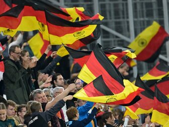 DFB verlängert mit Nachwuchstrainerinnen DFB verlängert mit Nachwuchstrainerinnen