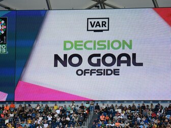 Premier League führt halbautomatische Abseits-Technik ein Premier League führt halbautomatische Abseits-Technik ein