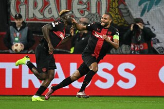 Leverkusen bleibt auch im 42. Pflichtspiel in dieser Saison ungeschlagen. Leverkusen bleibt auch im 42. Pflichtspiel in dieser Saison ungeschlagen.