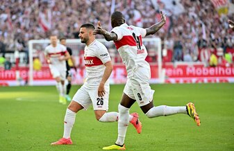 Der VfB würde seine Top-Stürmer Deniz Undav (l) und Serhou Guirassy gerne auch über die Saison hinaus halten. Der VfB würde seine Top-Stürmer Deniz Undav (l) und Serhou Guirassy gerne auch über die Saison hinaus halten.