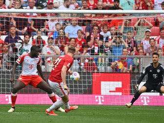 Unglücklicher Upamecano: Viel Zuspruch von Tuchel und Freund Unglücklicher Upamecano: Viel Zuspruch von Tuchel und Freund
