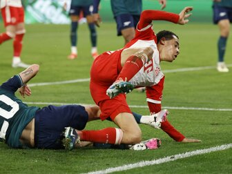 Dank "Kopfball-Ungeheuer" Kimmich: Bayern dürfen träumen Dank "Kopfball-Ungeheuer" Kimmich: Bayern dürfen träumen
