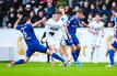 Ron Schallenberg (l) und die Schalker kamen nicht über ein 1:1 beim Aufsteiger SV Elversberg hinaus.