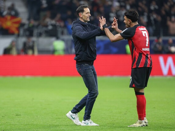 Toppmöller: "Widmen den Sieg Bernd Hölzenbein"