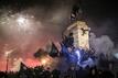 Fans von Inter Mailand feiern auf der Piazza Duomo nach dem Sieg der Mannschaft im Serie-A-Fußballspiel gegen den AC Mailand.