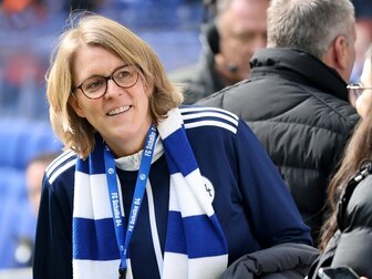 Bei Abstieg: Schalke müsste Bedingungen für DFB-Lizenz erfüllen Bei Abstieg: Schalke müsste Bedingungen für DFB-Lizenz erfüllen