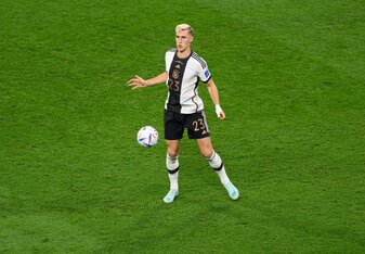Nico Schlotterbeck kam bei der WM in Katar zu zwei Nationalmannschafts-Einsätzen. Nico Schlotterbeck kam bei der WM in Katar zu zwei Nationalmannschafts-Einsätzen.
