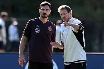 Bundestrainer Julian Nagelsmann (r) und Mats Hummels. Bundestrainer Julian Nagelsmann (r) und Mats Hummels.